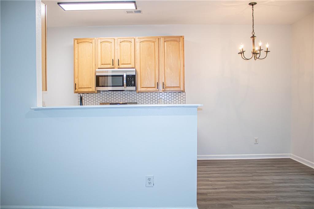 247 Brookview Drive, Riverdale, Georgia image 5