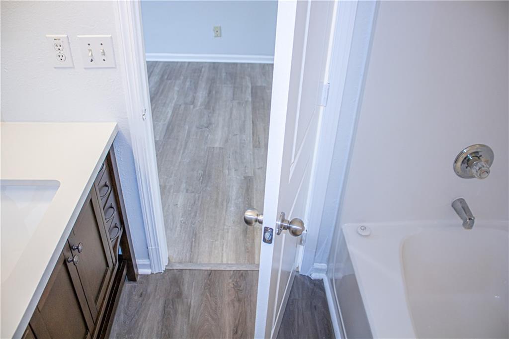 247 Brookview Drive, Riverdale, Georgia image 33
