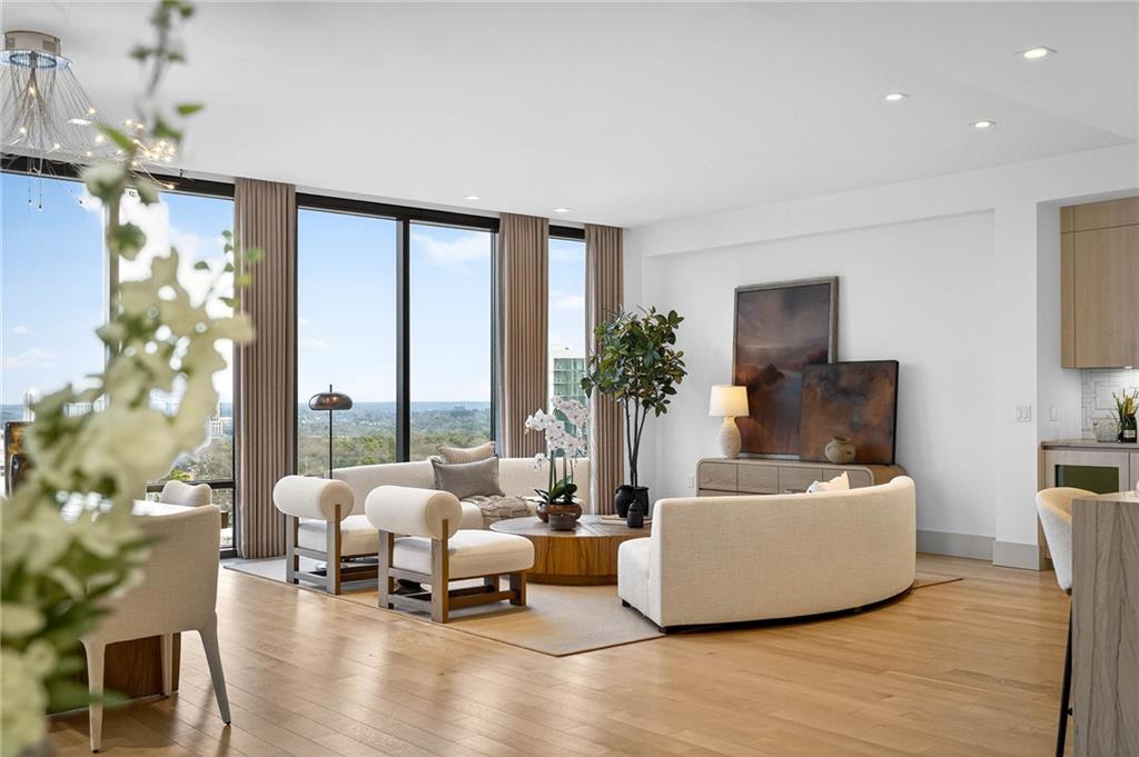 3107 Peachtree Road NE 1702