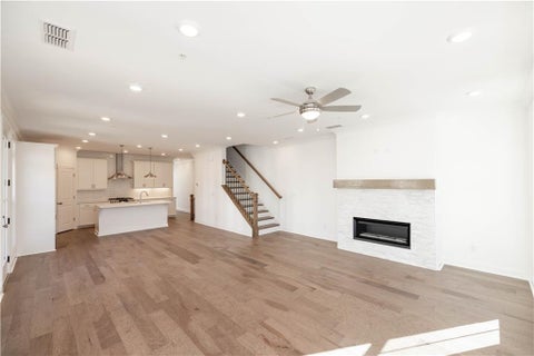 Townhouse For Sale - 350 Olmstead Way #29<br/> Alpharetta, GA 30022