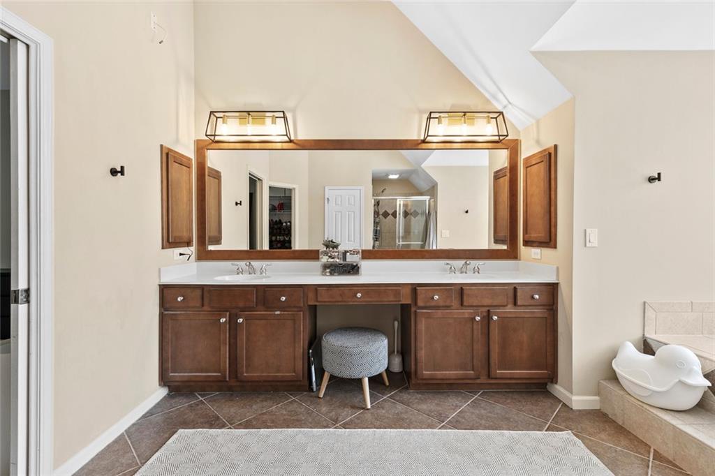 6069 Queens River Drive, Mableton, Georgia image 36