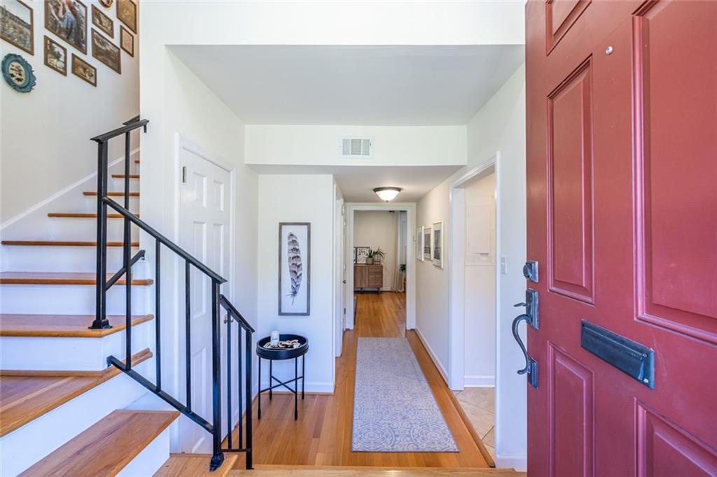 17 Sycamore Square