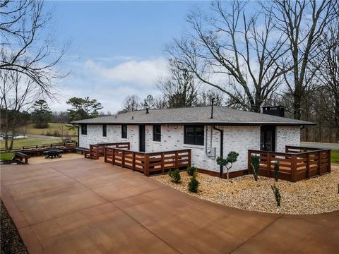 9351 Henderson Mountain Road Fairmount GA 30139