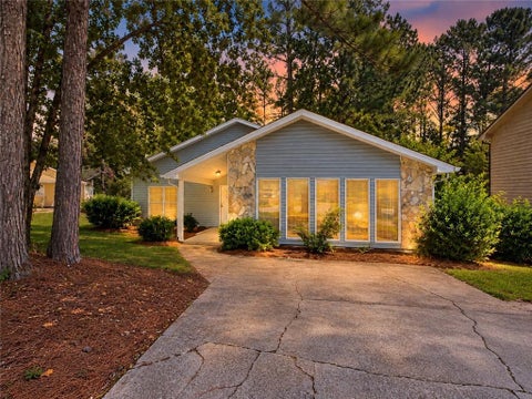 Homes For Sale - 6260 Mozart Drive<br/> Riverdale, GA 30296