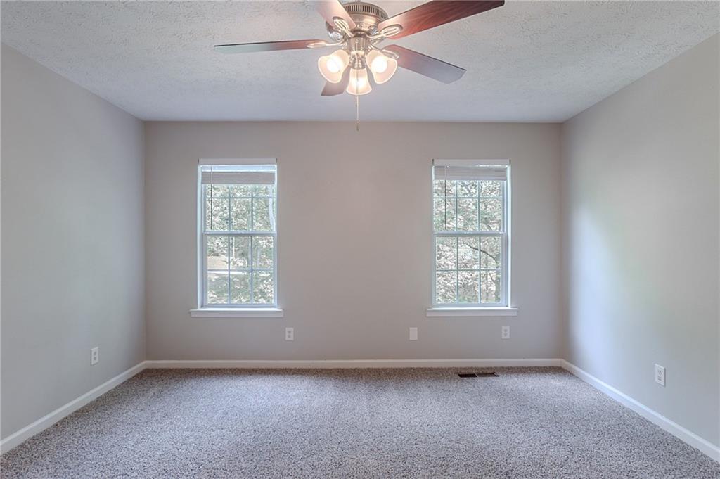 5028 Nichols Drive, Flowery Branch, Georgia image 10