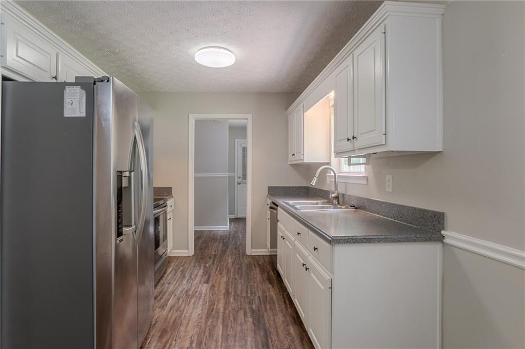 5028 Nichols Drive, Flowery Branch, Georgia image 3