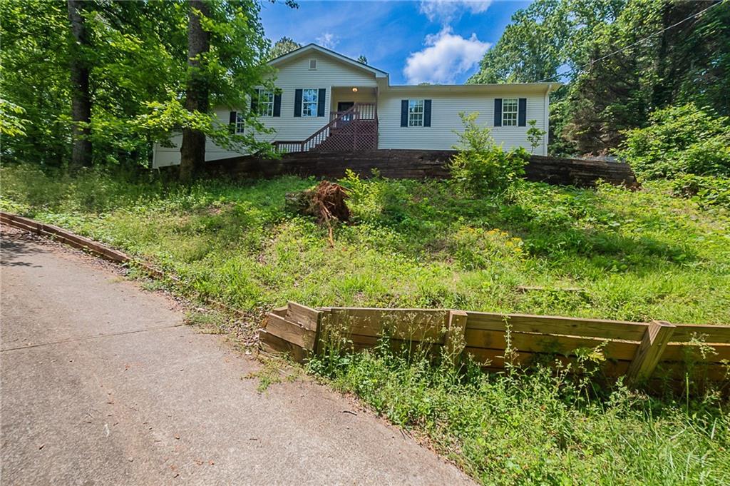 5028 Nichols Drive, Flowery Branch, Georgia image 1