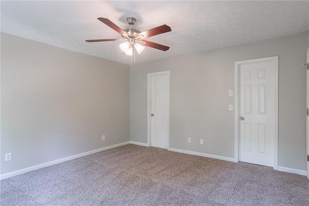 5028 Nichols Drive, Flowery Branch, Georgia image 12