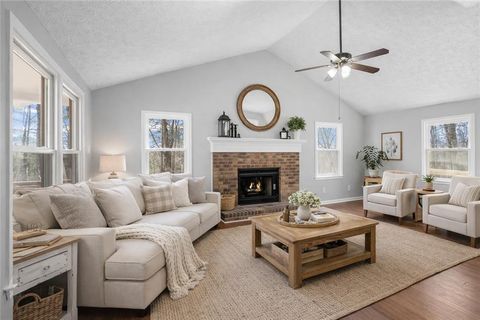 Homes For Sale - 11 Ridgeview Drive<br/> Floyd County, Silver Creek, GA 30173