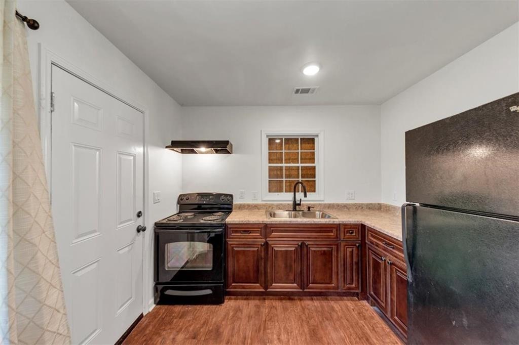 856 Glenway Drive, East Point, Georgia image 11