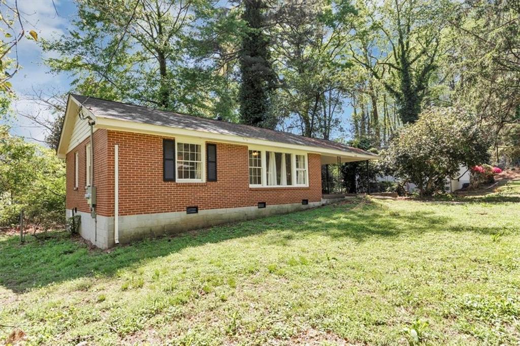 856 Glenway Drive, East Point, Georgia image 2