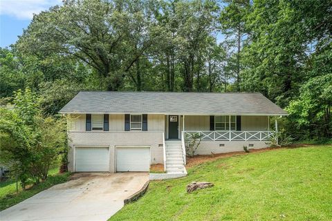Photo of 4442 CEDAR RIDGE Trail, Stone Mountain, GA 30083 (MLS # 7605151)