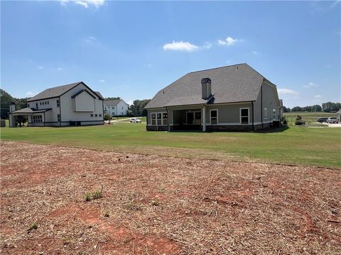 A home in Hoschton