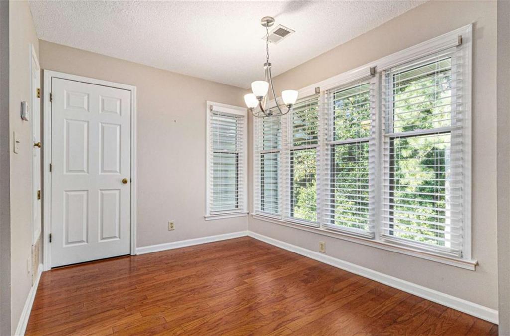 915 Garden Court 915