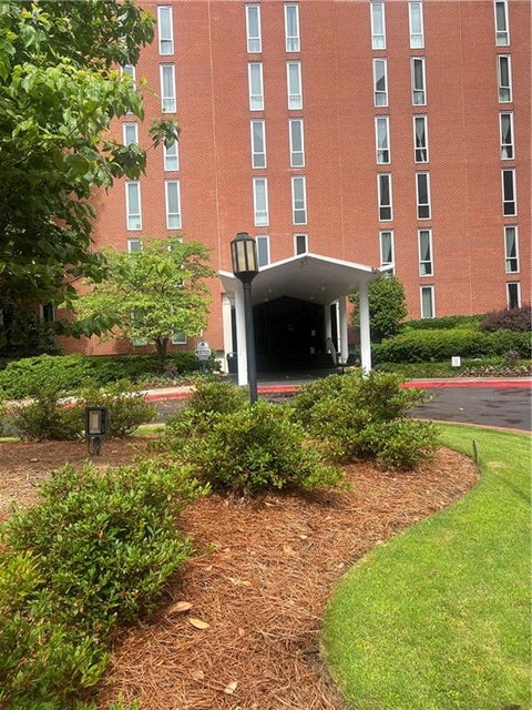 Photo of 3060 Pharr Court North Ct NW #515, Atlanta, GA 30305 (MLS # 7853430)