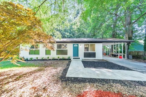 Homes For Sale - 2461 Sherwood Place<br/> Marietta, GA 30008