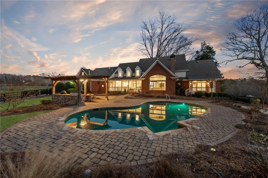 Canton, Georgia 30115, United States, 5 Bedrooms Bedrooms, ,6 BathroomsBathrooms,Residential,Active,5689