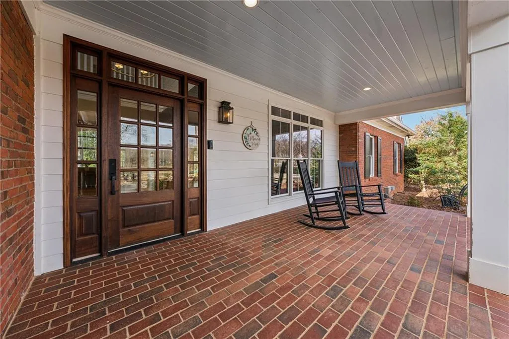 Canton, Georgia 30115, United States, 5 Bedrooms Bedrooms, ,6 BathroomsBathrooms,Residential,Active,5689