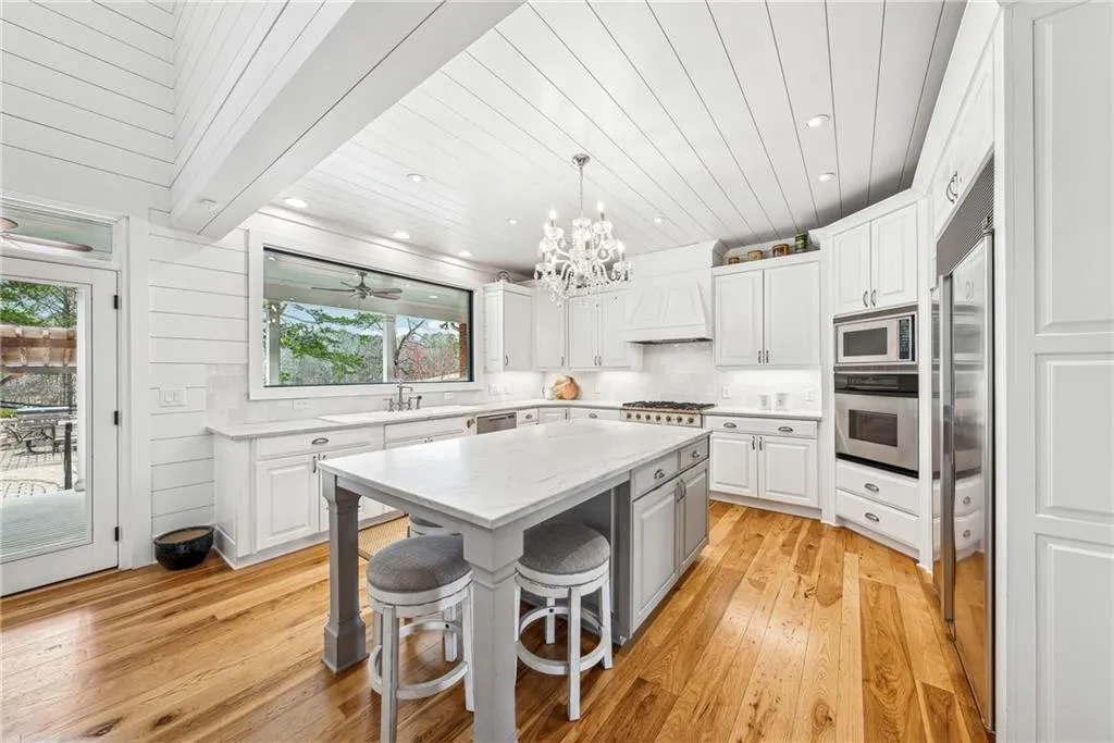 Canton, Georgia 30115, United States, 5 Bedrooms Bedrooms, ,6 BathroomsBathrooms,Residential,Active,5689