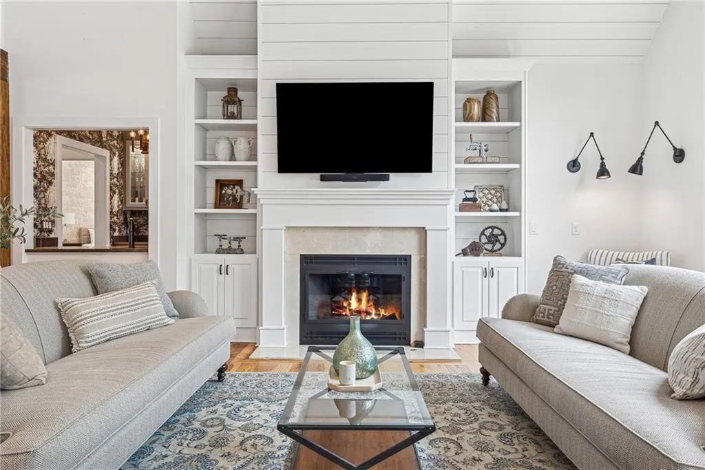 Canton, Georgia 30115, United States, 5 Bedrooms Bedrooms, ,6 BathroomsBathrooms,Residential,Active,5689