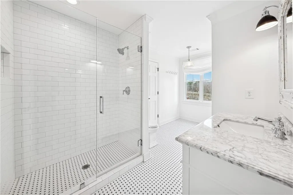 Canton, Georgia 30115, United States, 5 Bedrooms Bedrooms, ,6 BathroomsBathrooms,Residential,Active,5689