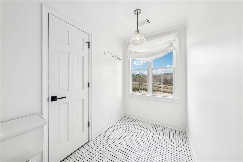 Canton, Georgia 30115, United States, 5 Bedrooms Bedrooms, ,6 BathroomsBathrooms,Residential,Active,5689