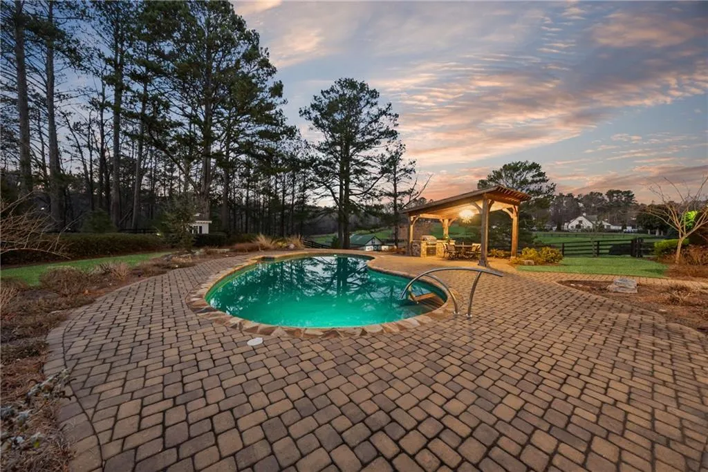 Canton, Georgia 30115, United States, 5 Bedrooms Bedrooms, ,6 BathroomsBathrooms,Residential,Active,5689