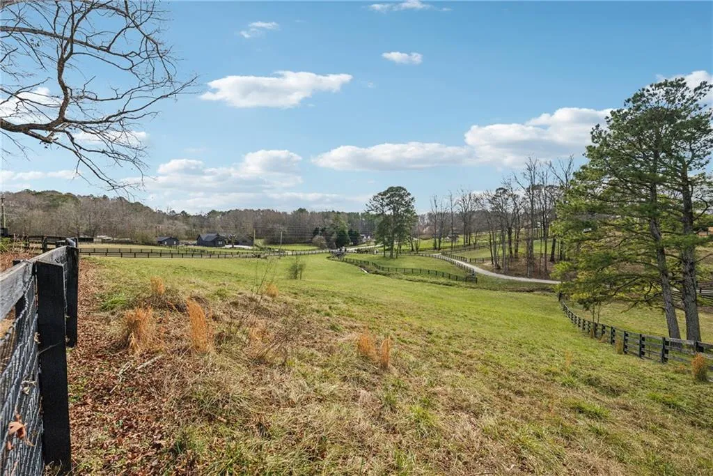 Canton, Georgia 30115, United States, 5 Bedrooms Bedrooms, ,6 BathroomsBathrooms,Residential,Active,5689