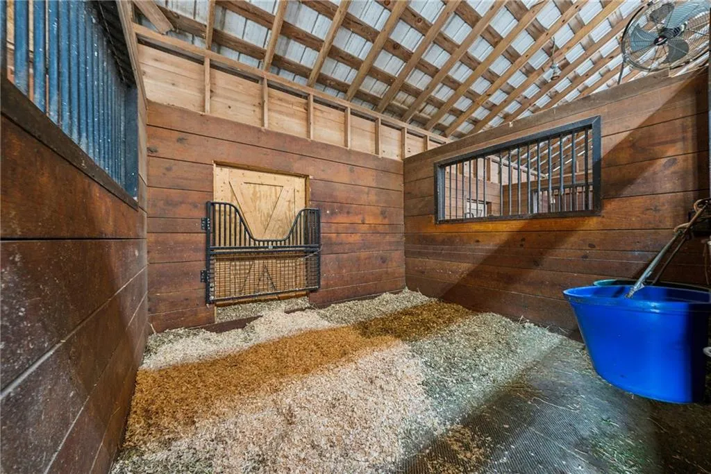 Canton, Georgia 30115, United States, 5 Bedrooms Bedrooms, ,6 BathroomsBathrooms,Residential,Active,5689