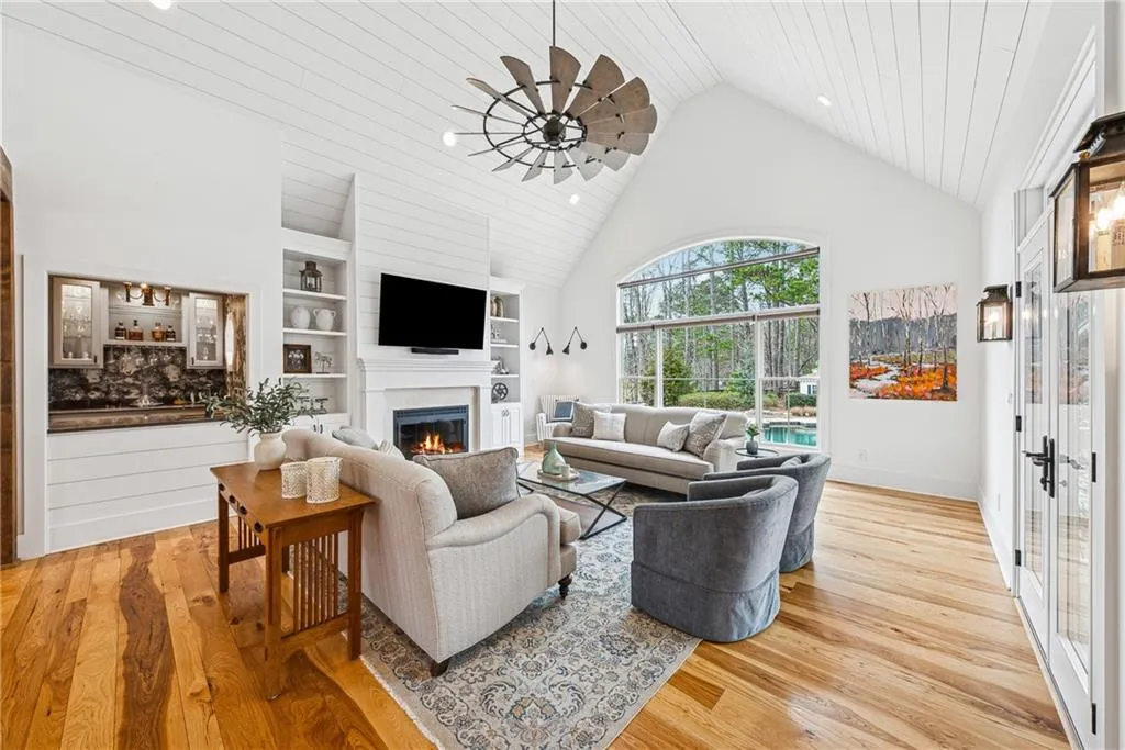 Canton, Georgia 30115, United States, 5 Bedrooms Bedrooms, ,6 BathroomsBathrooms,Residential,Active,5689