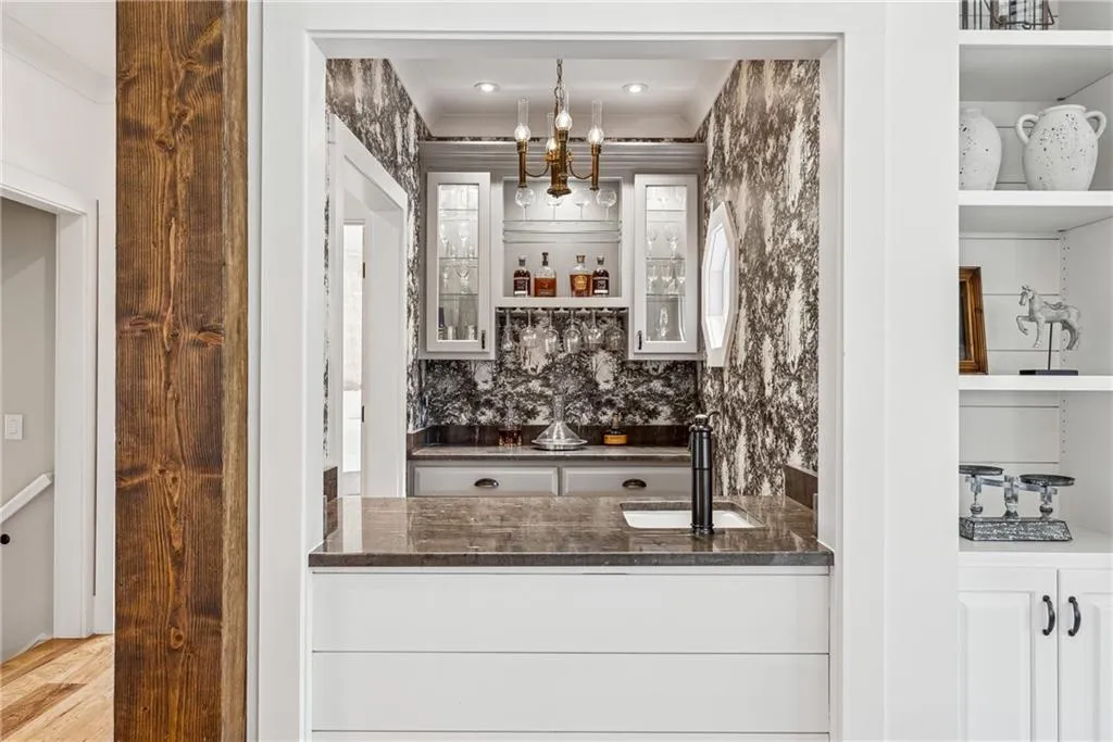 Canton, Georgia 30115, United States, 5 Bedrooms Bedrooms, ,6 BathroomsBathrooms,Residential,Active,5689