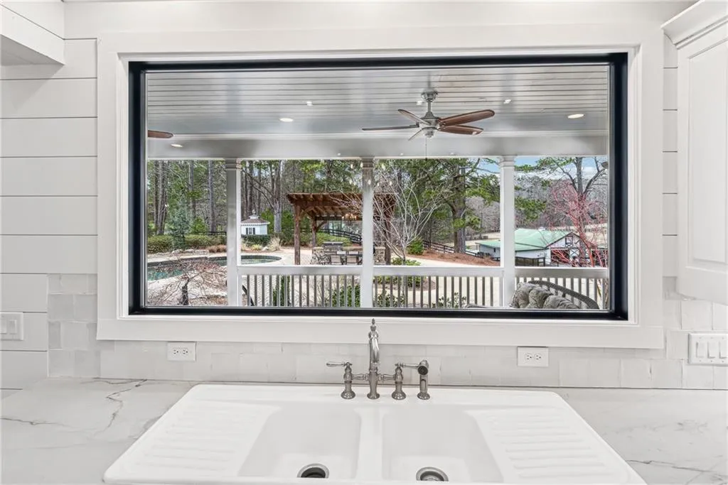 Canton, Georgia 30115, United States, 5 Bedrooms Bedrooms, ,6 BathroomsBathrooms,Residential,Active,5689