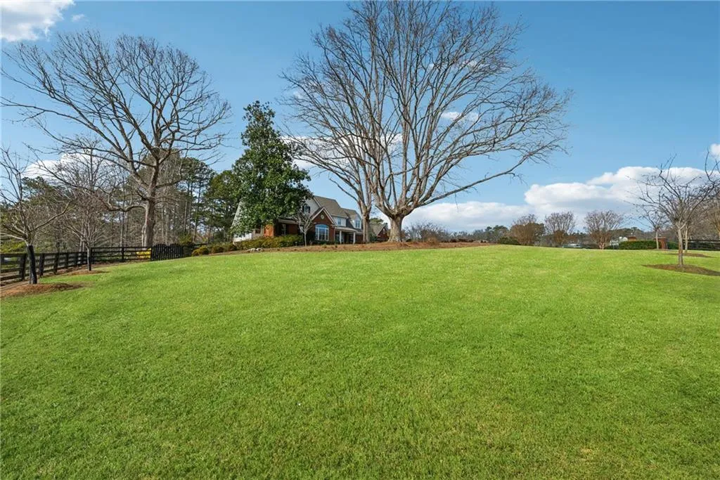 Canton, Georgia 30115, United States, 5 Bedrooms Bedrooms, ,6 BathroomsBathrooms,Residential,Active,5689