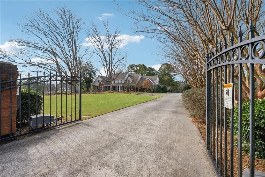 Canton, Georgia 30115, United States, 5 Bedrooms Bedrooms, ,6 BathroomsBathrooms,Residential,Active,5689