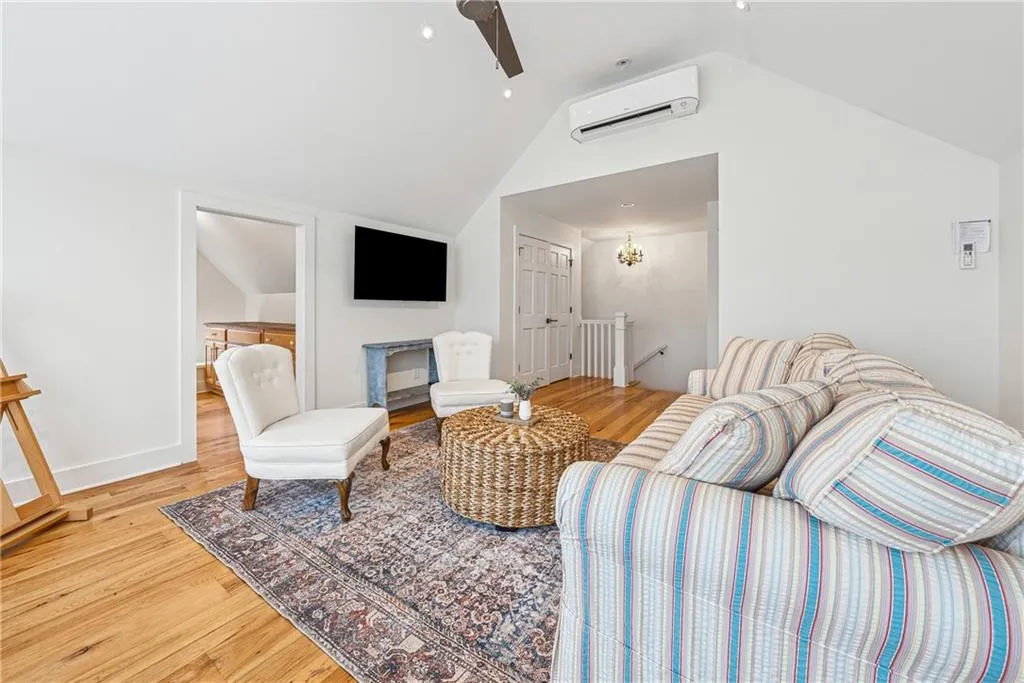 Canton, Georgia 30115, United States, 5 Bedrooms Bedrooms, ,6 BathroomsBathrooms,Residential,Active,5689