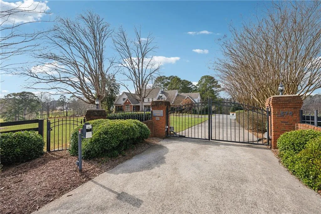 Canton, Georgia 30115, United States, 5 Bedrooms Bedrooms, ,6 BathroomsBathrooms,Residential,Active,5689