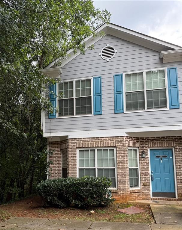 WELCOME TO 2502 WALDEN LAKE DRIVE - A DESIRABLE END-UNIT CONDO OFFERING EXTRA PRIVACY AND NATURAL LIGHT! THIS SPACIOUS HOME FEATURES 3 BEDROOMS AND 2 FULL BATHROOMS UPSTAIRS, PLUS A CONVENIENT HALF BATH ON THE MAIN LEVEL. ENJOY A WELL-DESIGNED LAYOUT WITH A SEPARATE DINING ROOM, A BRIGHT AND COMFORTABLE FAMILY ROOM, AND A FULLY EQUIPPED KITCHEN WHERE ALL APPLIANCES STAY. LOCATED JUST MINUTES FROM MAJOR EXPRESSWAYS. SHOPPING, AND DINING, THIS MOVE-IN READY HOME OFFERS BOTH COMFORT AND CONVENIENCE IN A PRIME DECATUR LOCATION. DON'T MISS THIS OPPORTUNITY!