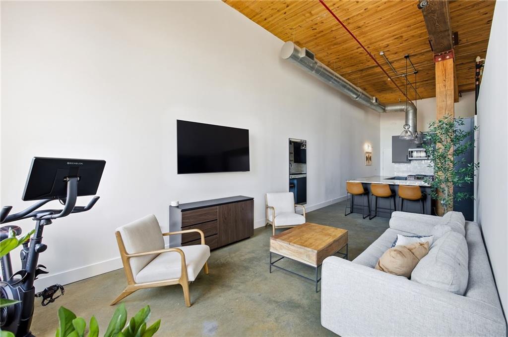 170 Boulevard SE H213