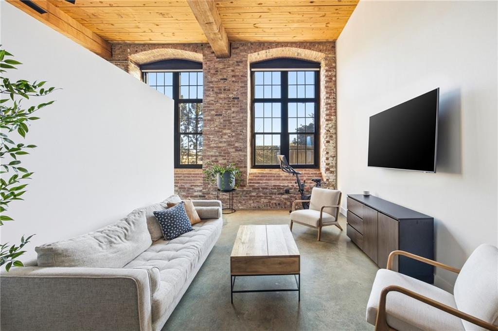 170 Boulevard SE H213