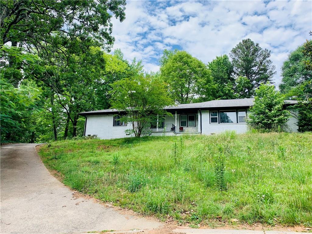 1402 Shadowbrook Drive