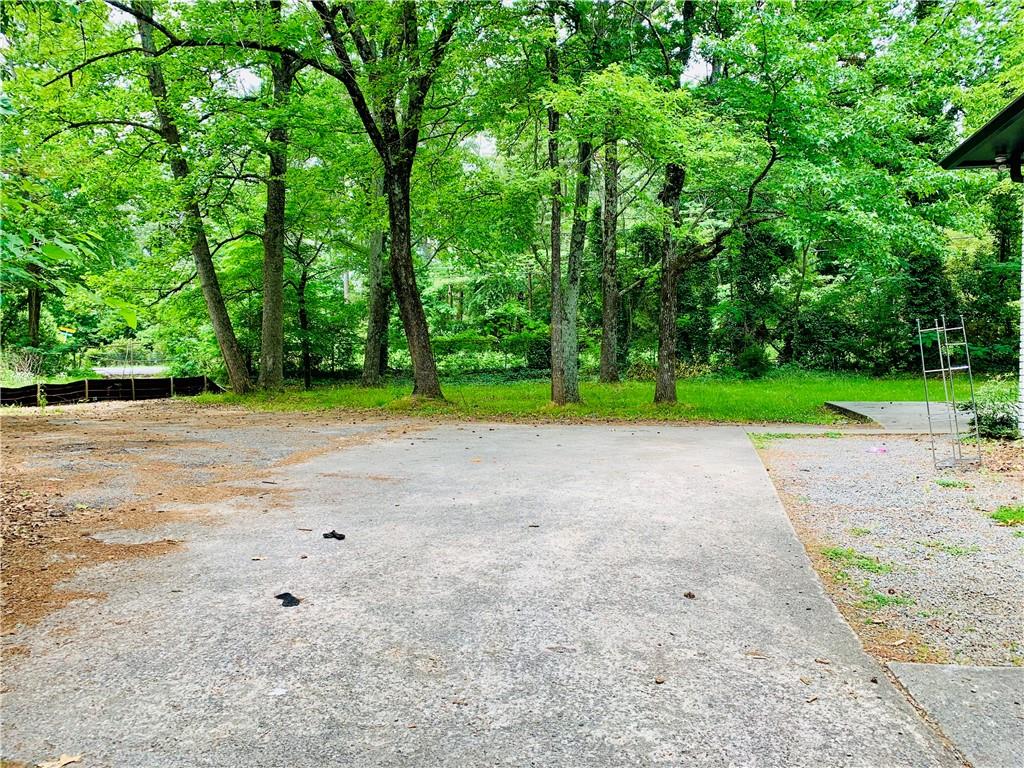 1402 Shadowbrook Drive