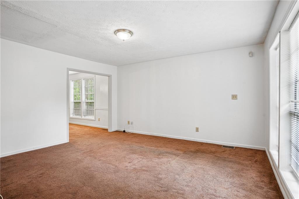 2962 Invermere Woods Court, Lithonia, Georgia image 6