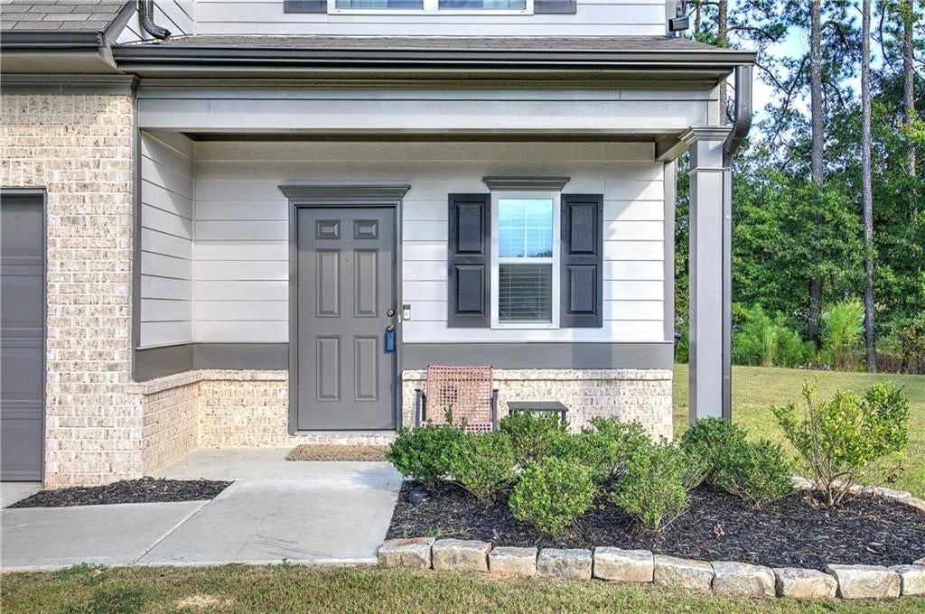 16 Maycroft Court NE