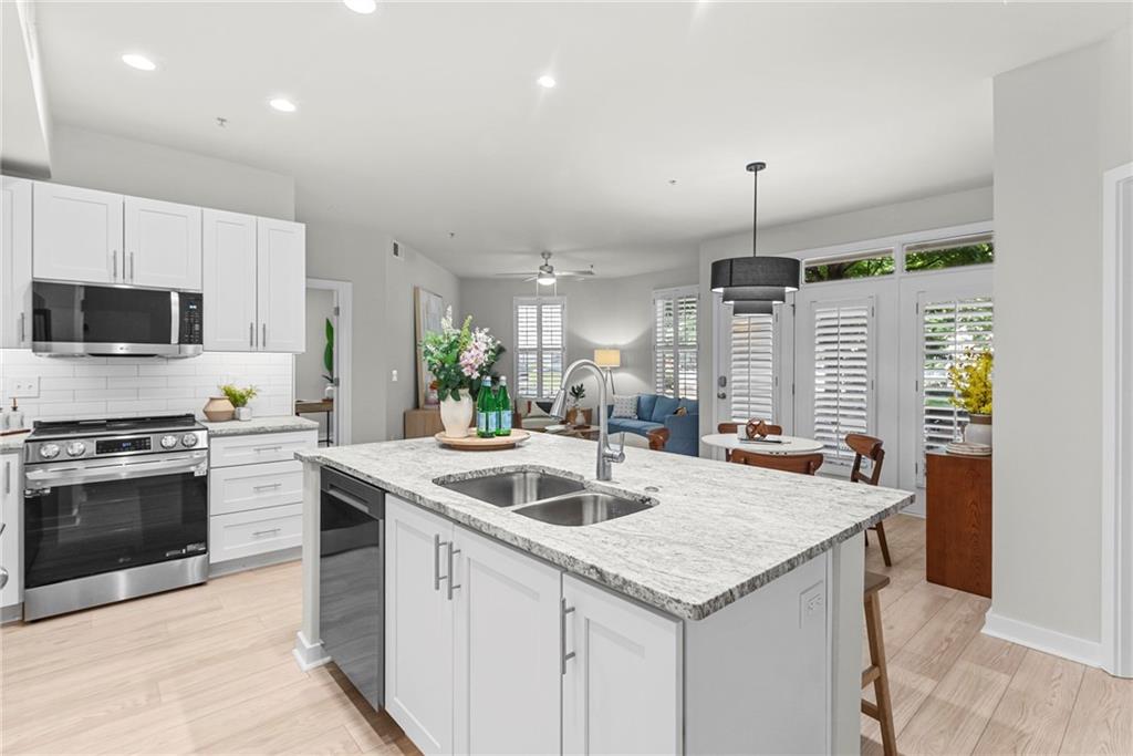 390 17th Street NW 2044