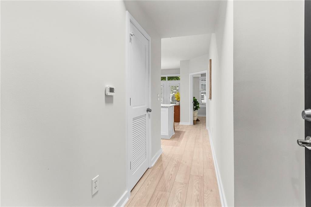 390 17th Street NW 2044