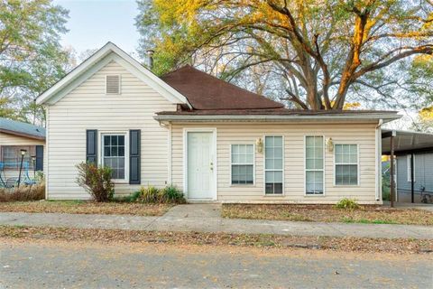 Homes For Sale - 1829 Williams Avenue<br/> East Point, GA 30344