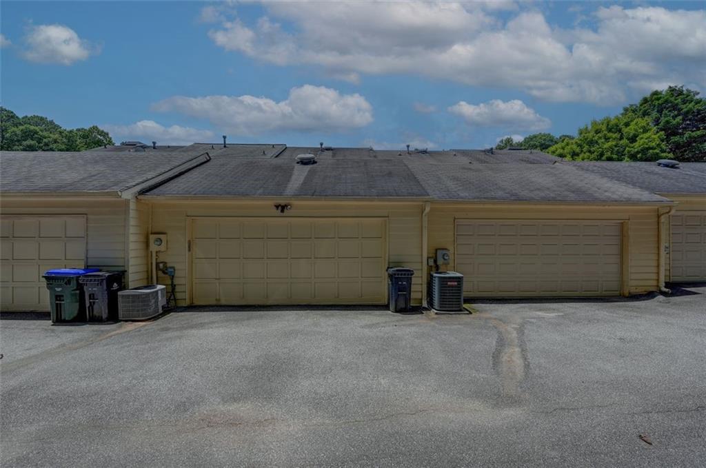 Holcomb Springs - Residential