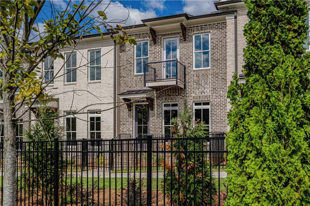 1006 Crown Oak Street 38