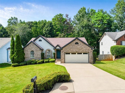 Homes For Sale - 2744 Sterling Drive<br/> Lawrenceville, GA 30043