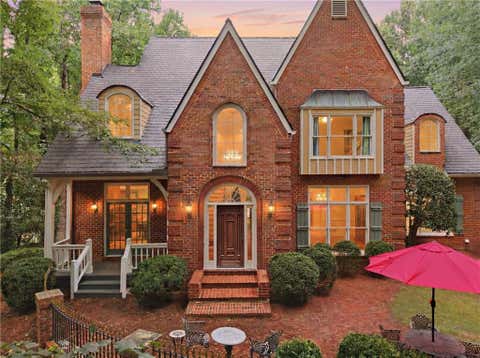 Homes For Sale - 3640 Cloudland Drive<br/> Atlanta, GA 30327